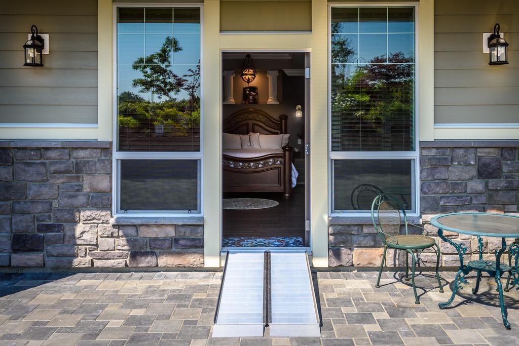 Brookside Inn Boutique Hotel Abbotsford Extérieur photo